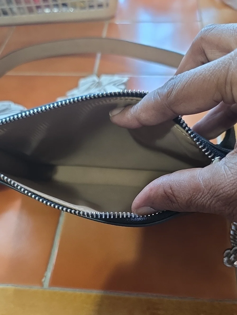 MICHAEL MICHAEL KORS SIGNATURE CHAIN ZIP BELT BAG SIZE XL NEW WITHOUT TAG - Picture 5 of 7